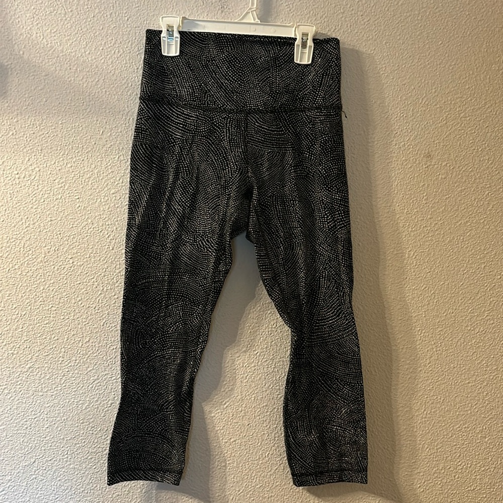 Lululemon align capri leggings size is missing fit like a 2